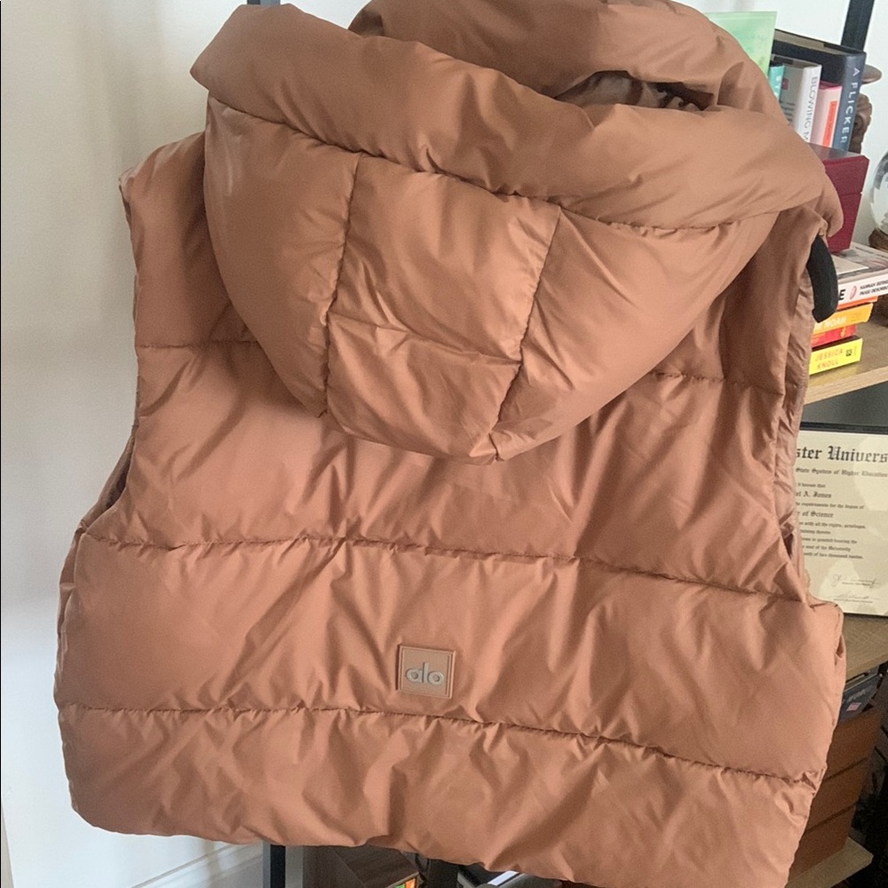ALO Yoga Quilted Puffer Vest in Camel Tan - Picture 7 of 10